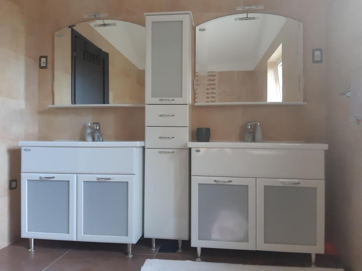 Apartments In Villa Azra ริเยกา ภายนอก รูปภาพ