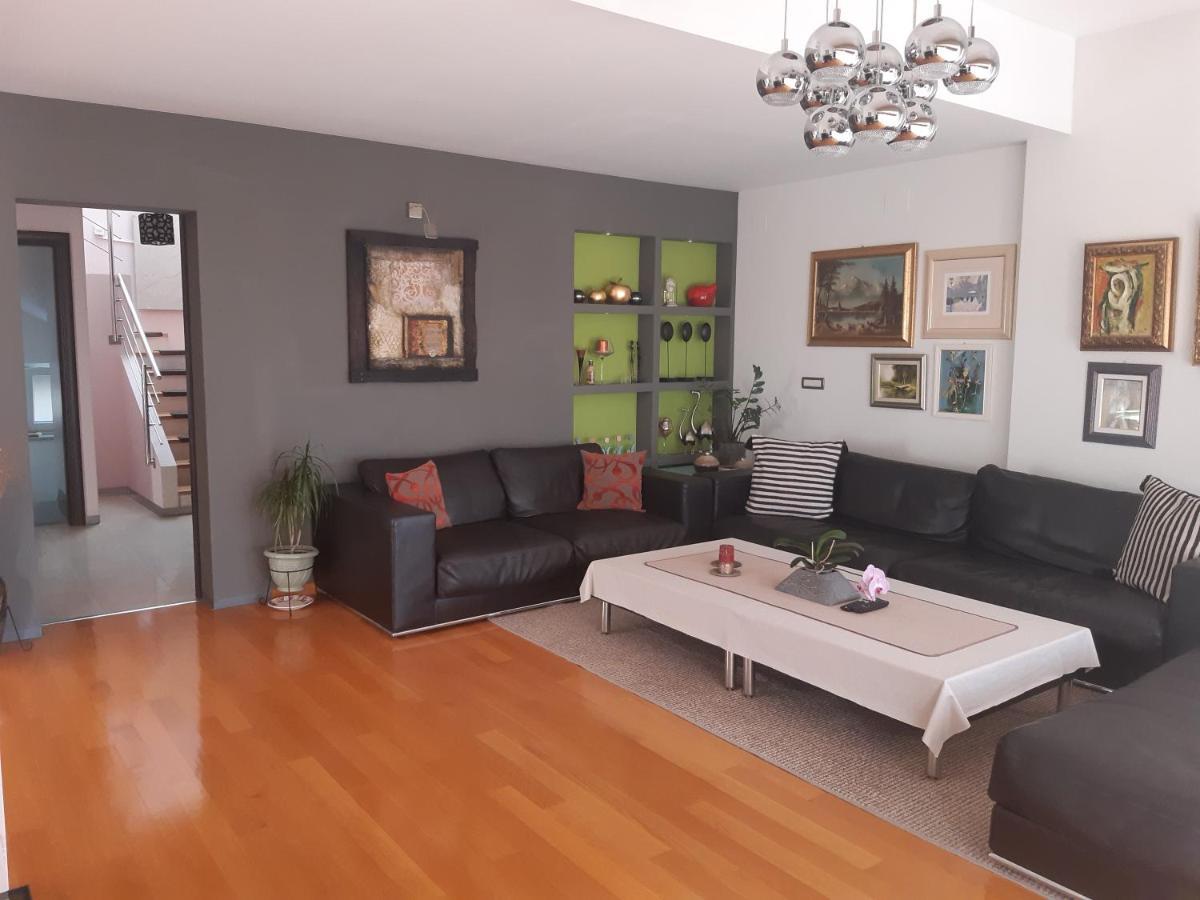 Apartments In Villa Azra ริเยกา ภายนอก รูปภาพ