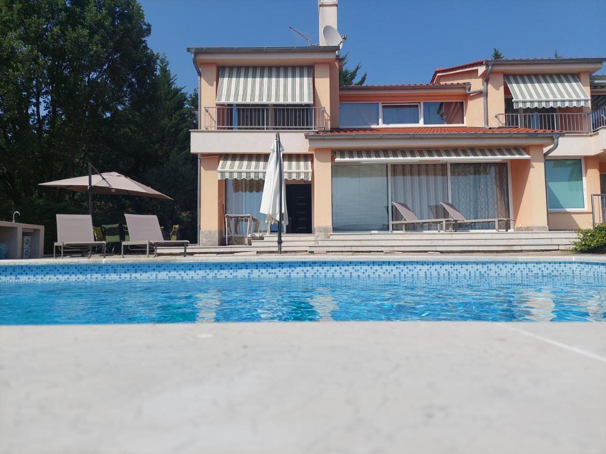 Apartments In Villa Azra ริเยกา ภายนอก รูปภาพ