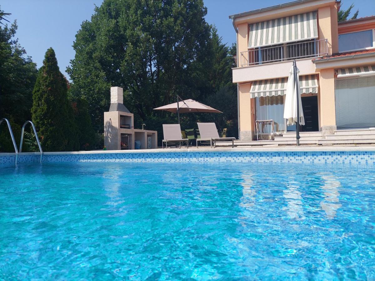 Apartments In Villa Azra ริเยกา ภายนอก รูปภาพ