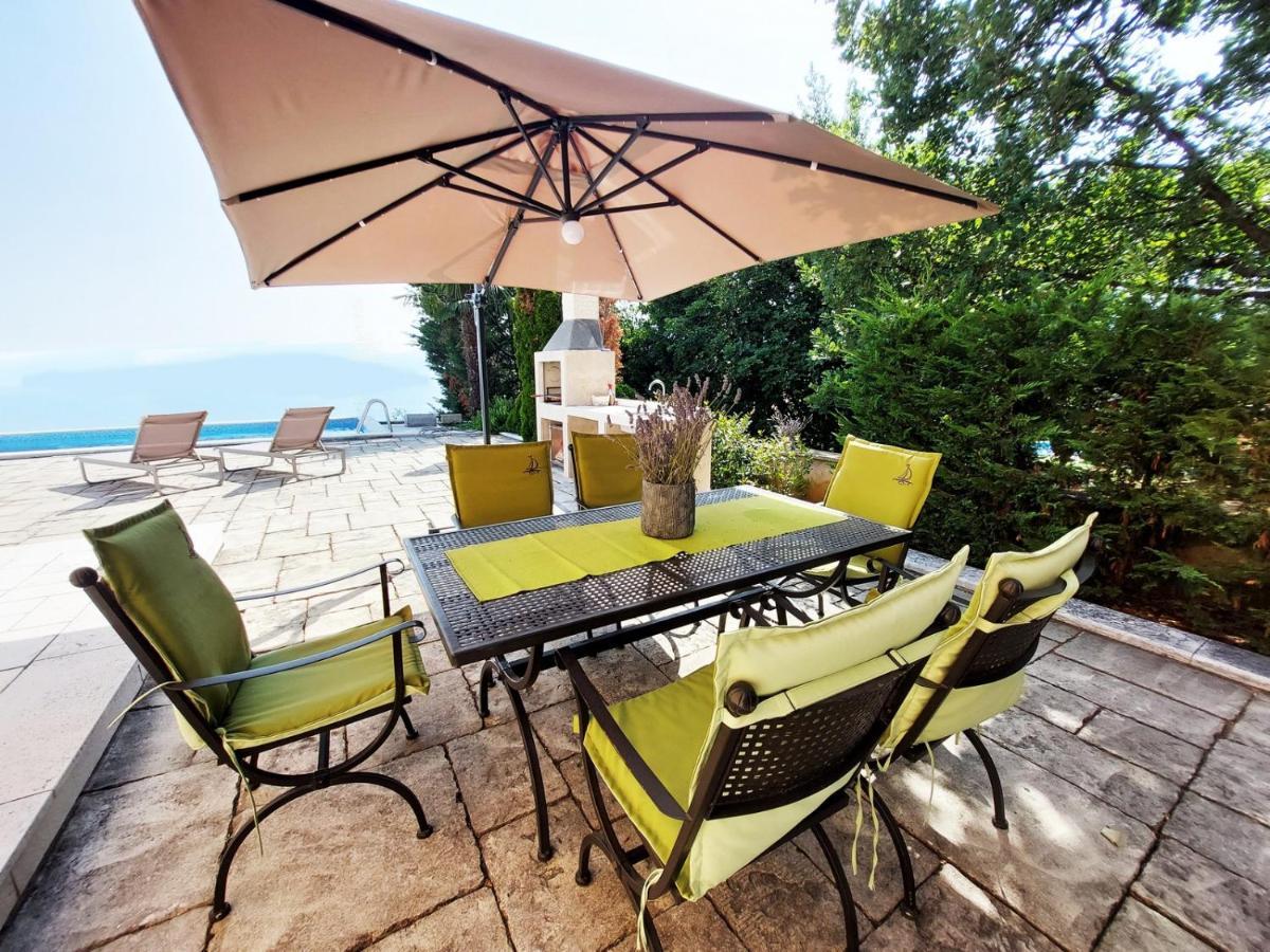 Apartments In Villa Azra ริเยกา ภายนอก รูปภาพ