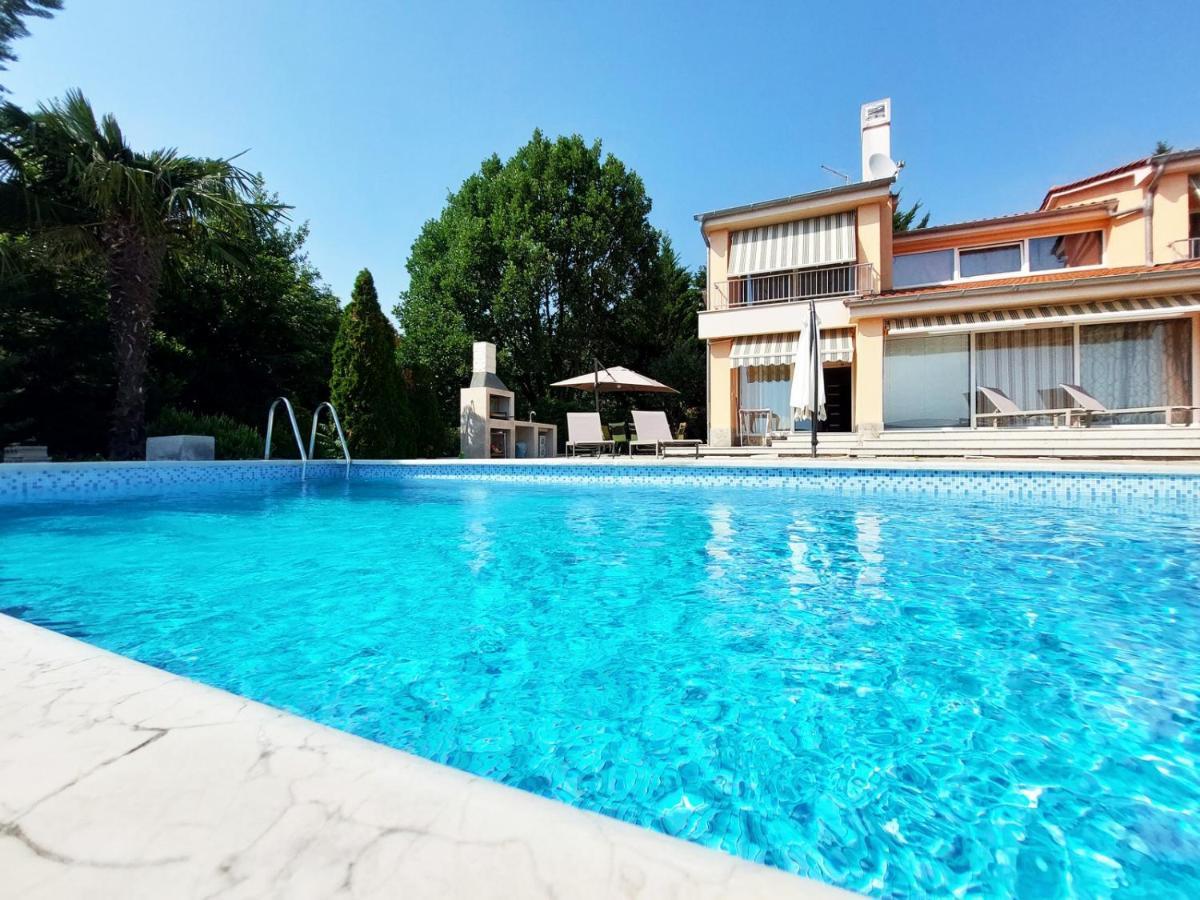 Apartments In Villa Azra ริเยกา ภายนอก รูปภาพ