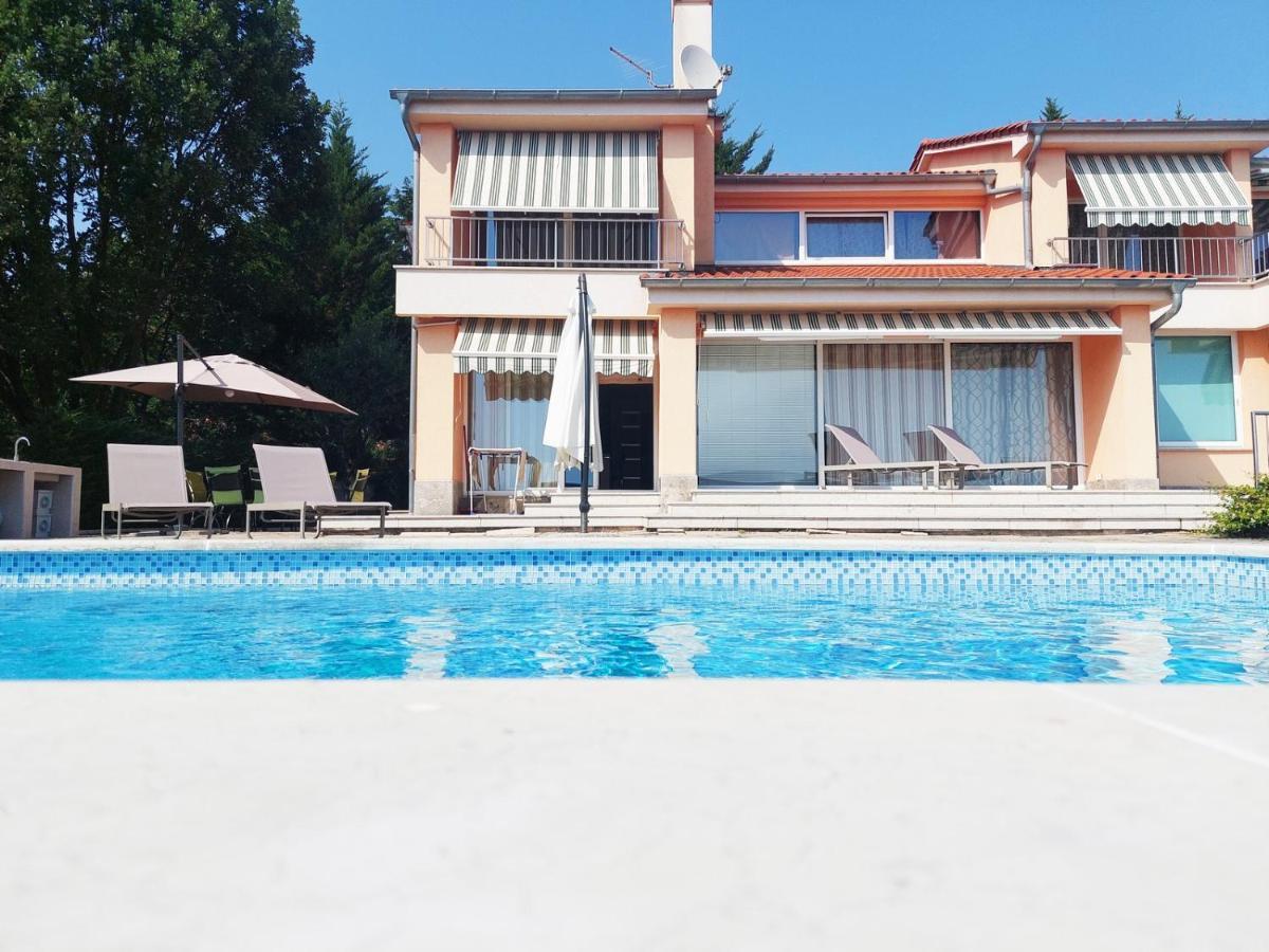 Apartments In Villa Azra ริเยกา ภายนอก รูปภาพ