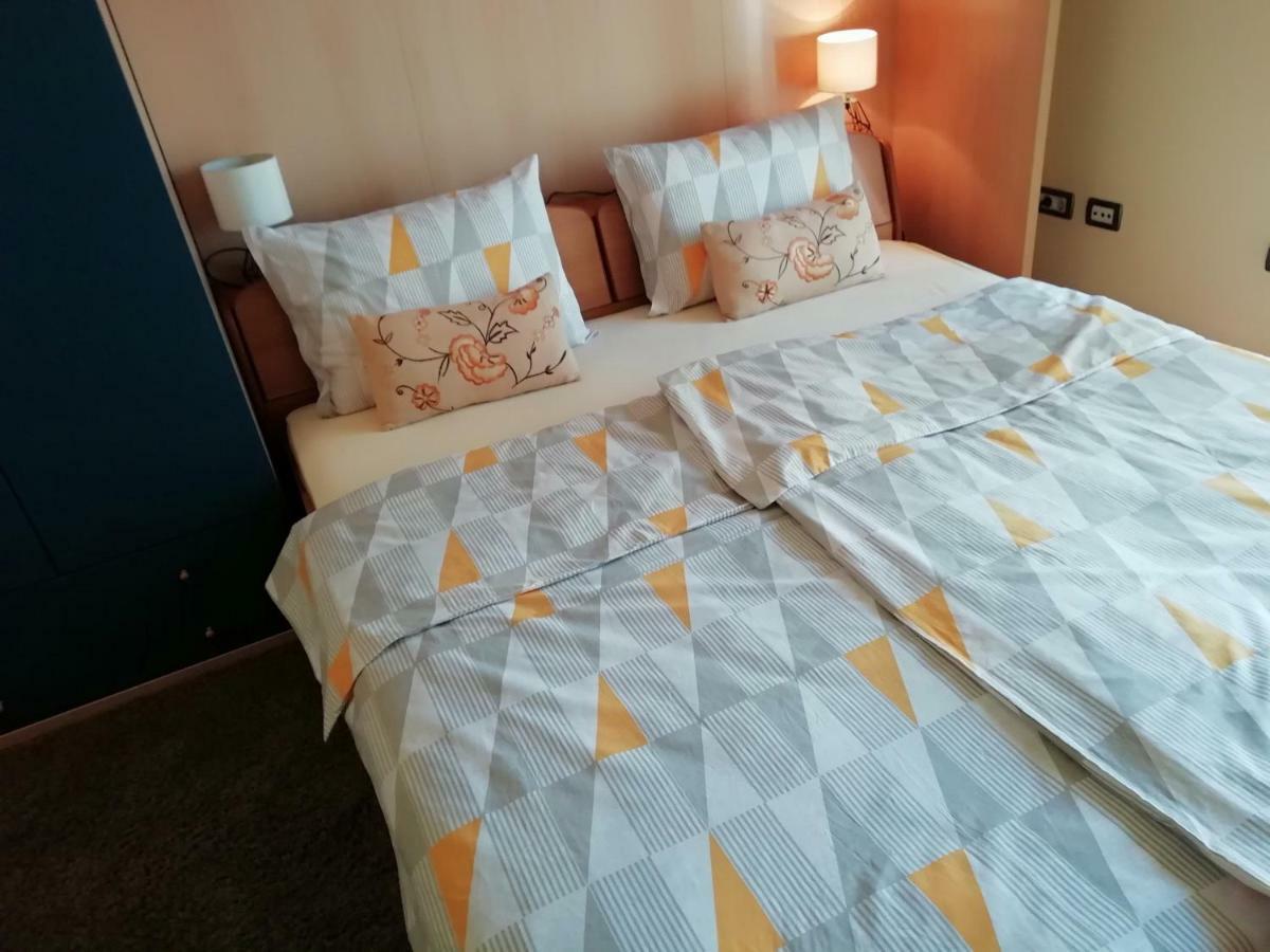 Apartments In Villa Azra ริเยกา ภายนอก รูปภาพ